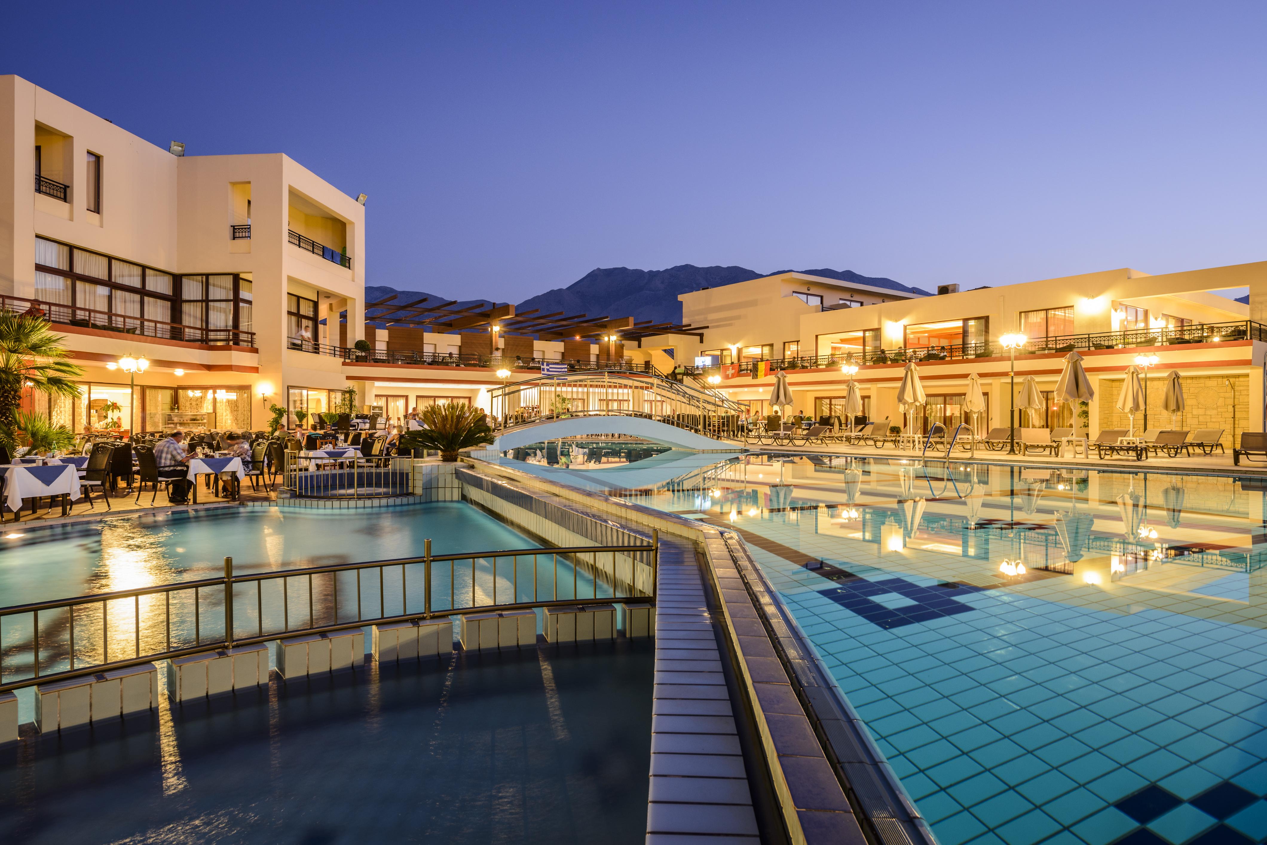 Vantaris Palace Paralia Kourna المظهر الخارجي الصورة