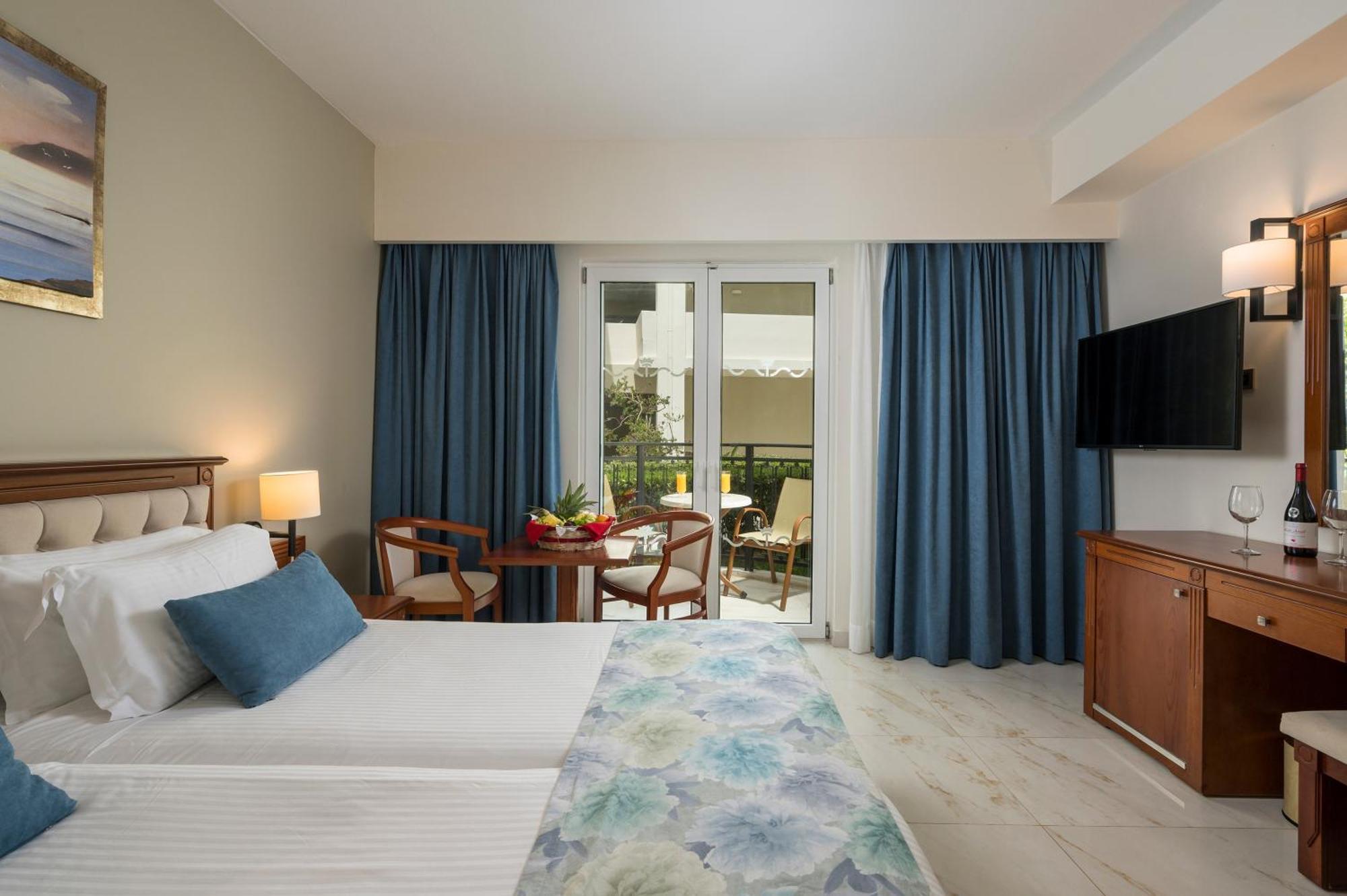 Vantaris Palace Paralia Kourna المظهر الخارجي الصورة